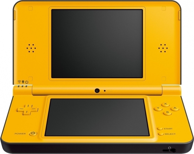 Nintendo DSi XL (Yellow)