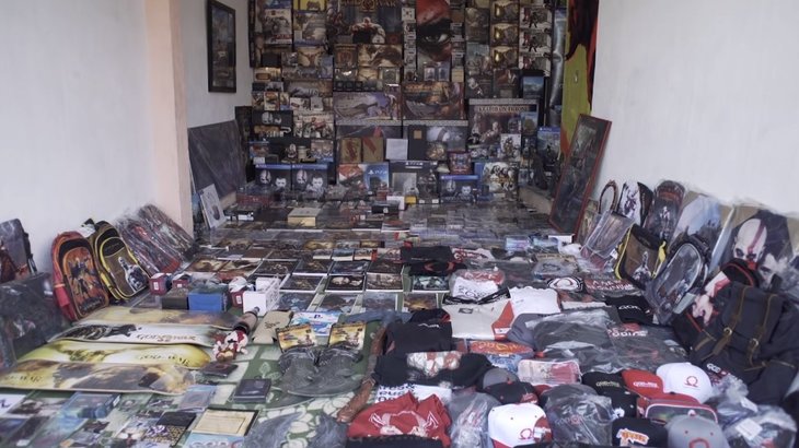 This God of War fan likely has a better collection than you, was honored by Santa Monica