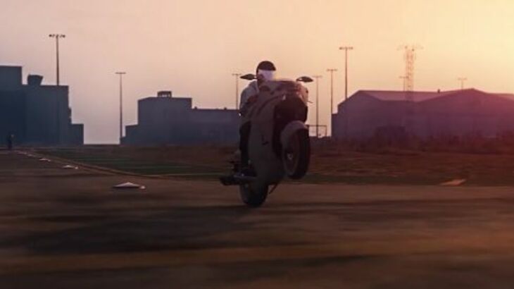 This GTA 5 Oppressor bike skydiving stunt is breathtaking